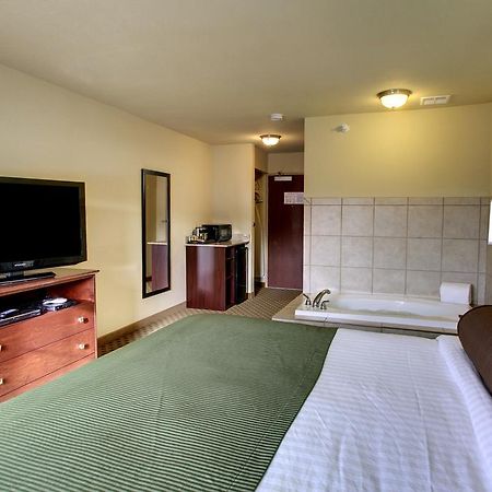 Cobblestone Inn & Suites - Hartington Buitenkant foto