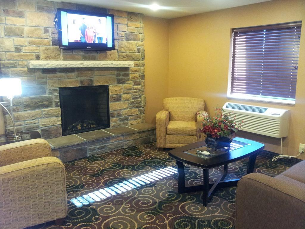 Cobblestone Inn & Suites - Hartington Buitenkant foto