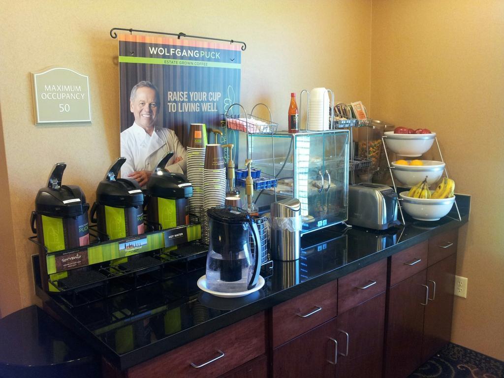 Cobblestone Inn & Suites - Hartington Buitenkant foto