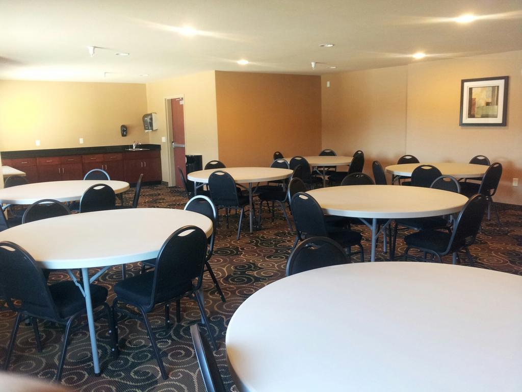 Cobblestone Inn & Suites - Hartington Buitenkant foto
