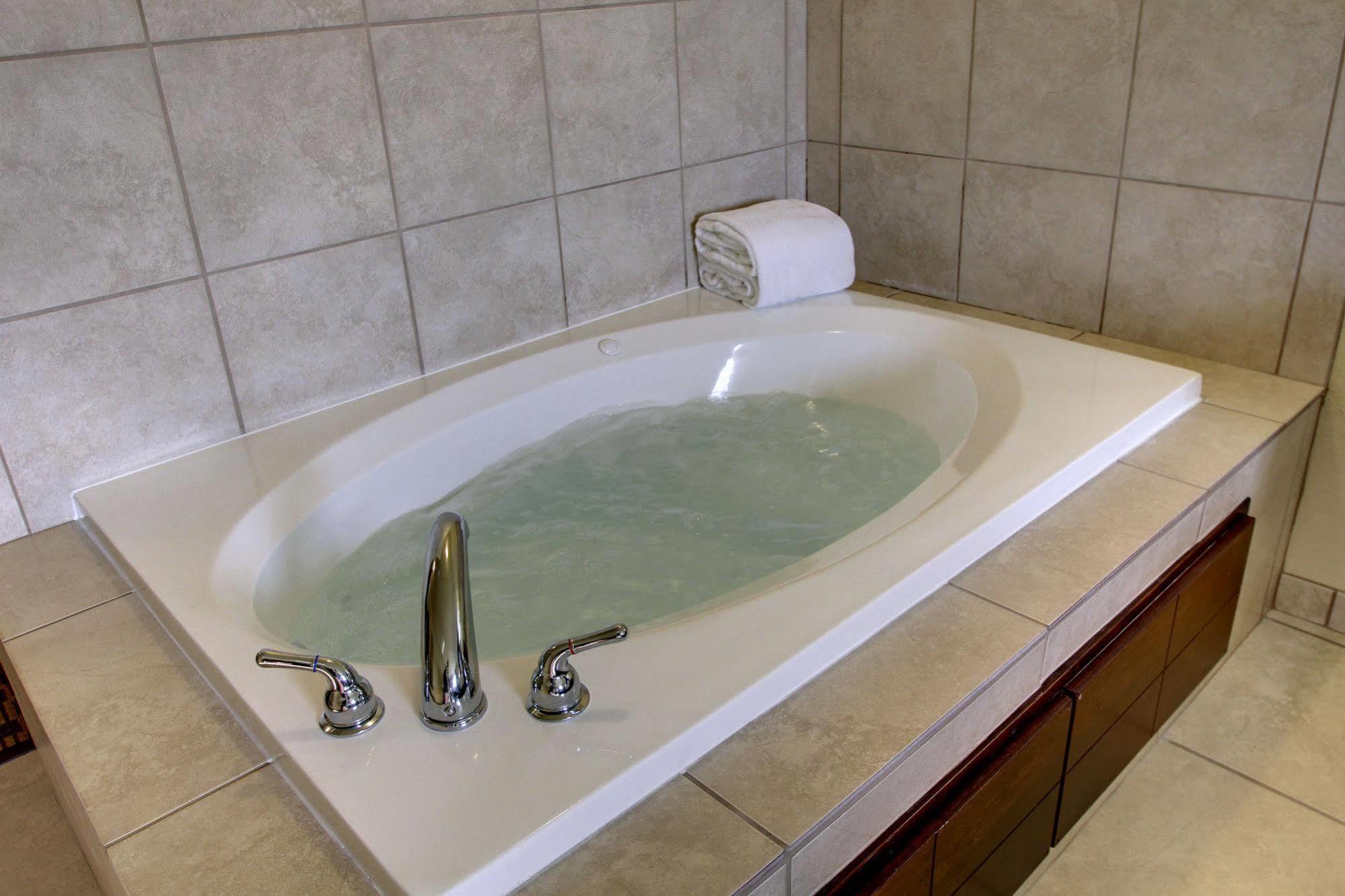 Cobblestone Inn & Suites - Hartington Buitenkant foto