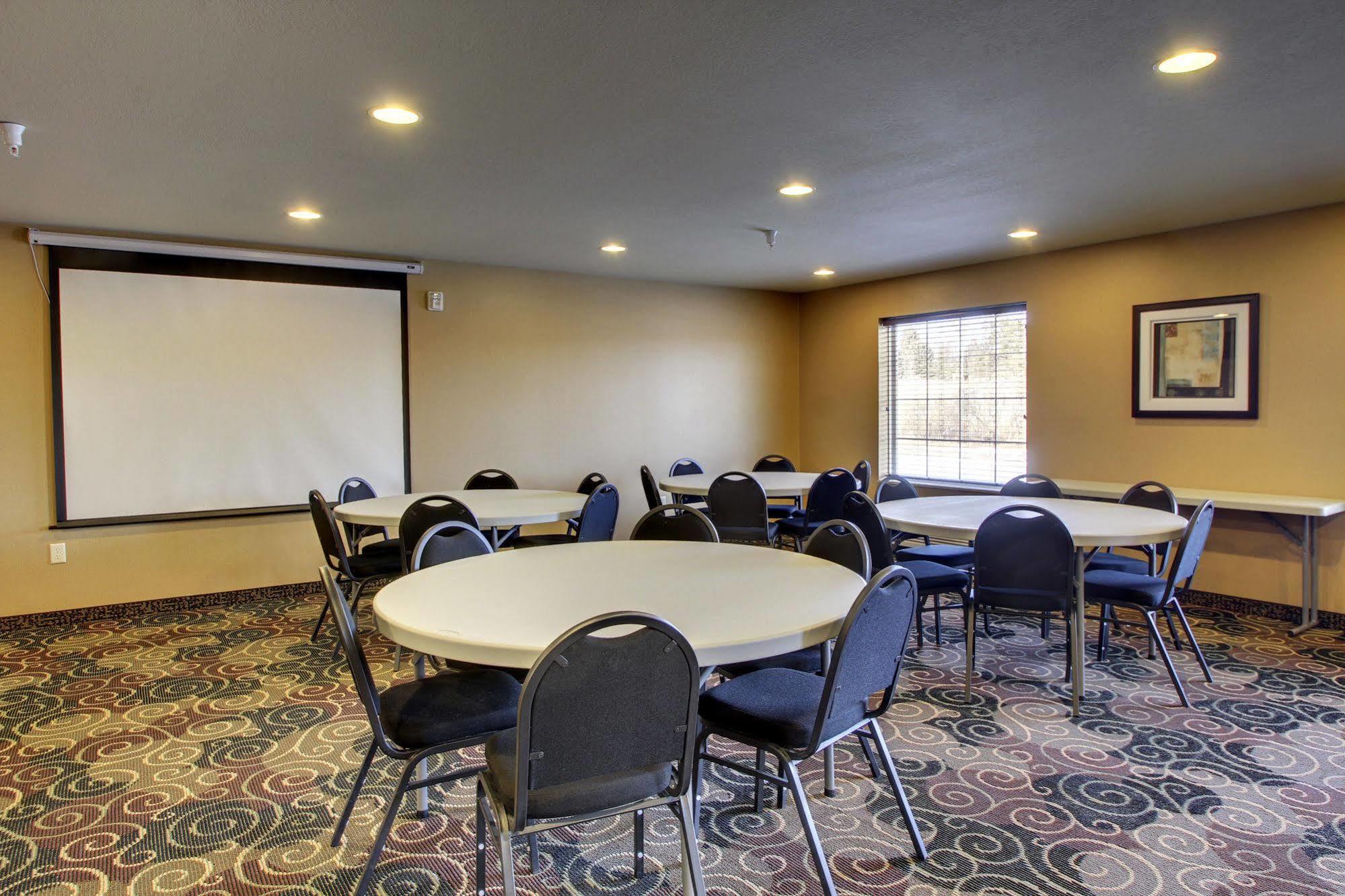 Cobblestone Inn & Suites - Hartington Buitenkant foto